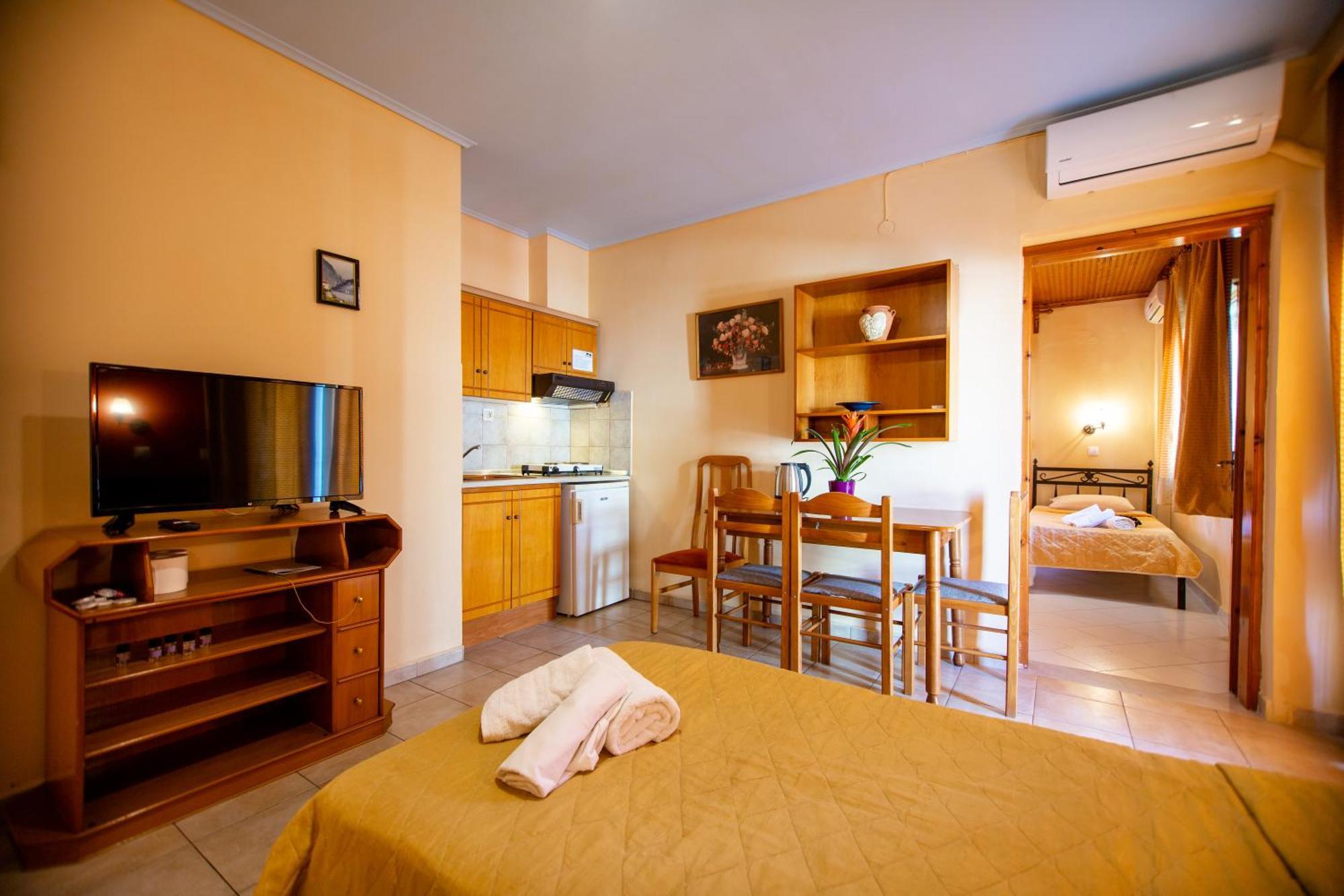 Xenia Palace Luxury Apartments Vrasná Kültér fotó